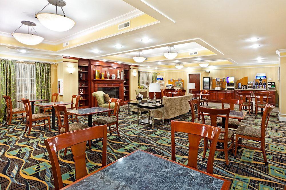 Holiday Inn Express & Suites Florence By Ihg Exterior foto