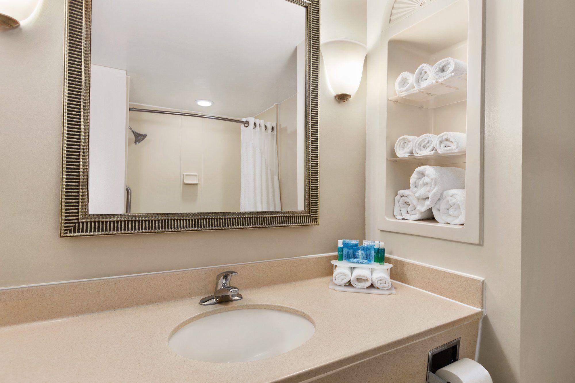 Holiday Inn Express & Suites Florence By Ihg Exterior foto