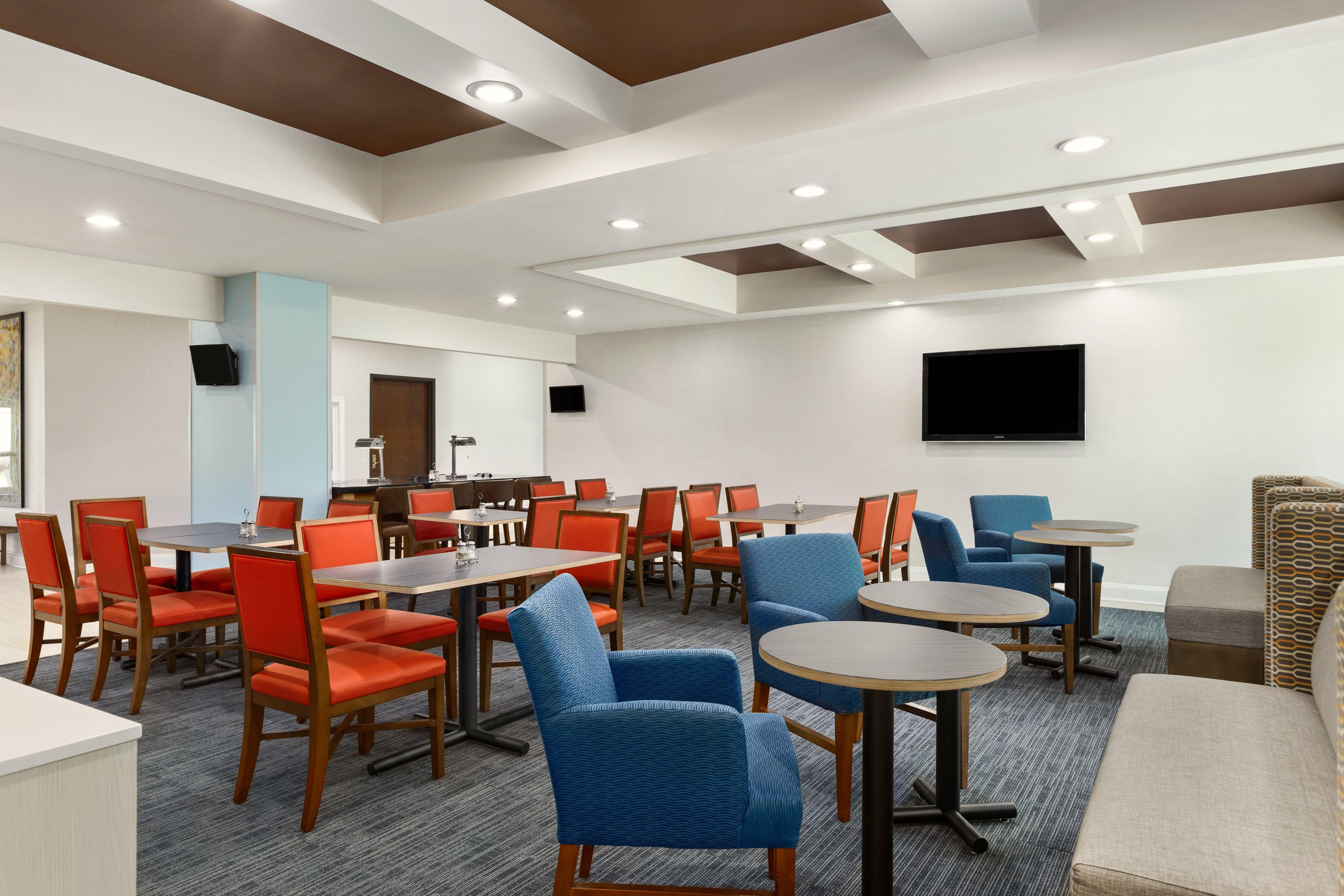 Holiday Inn Express & Suites Florence By Ihg Exterior foto