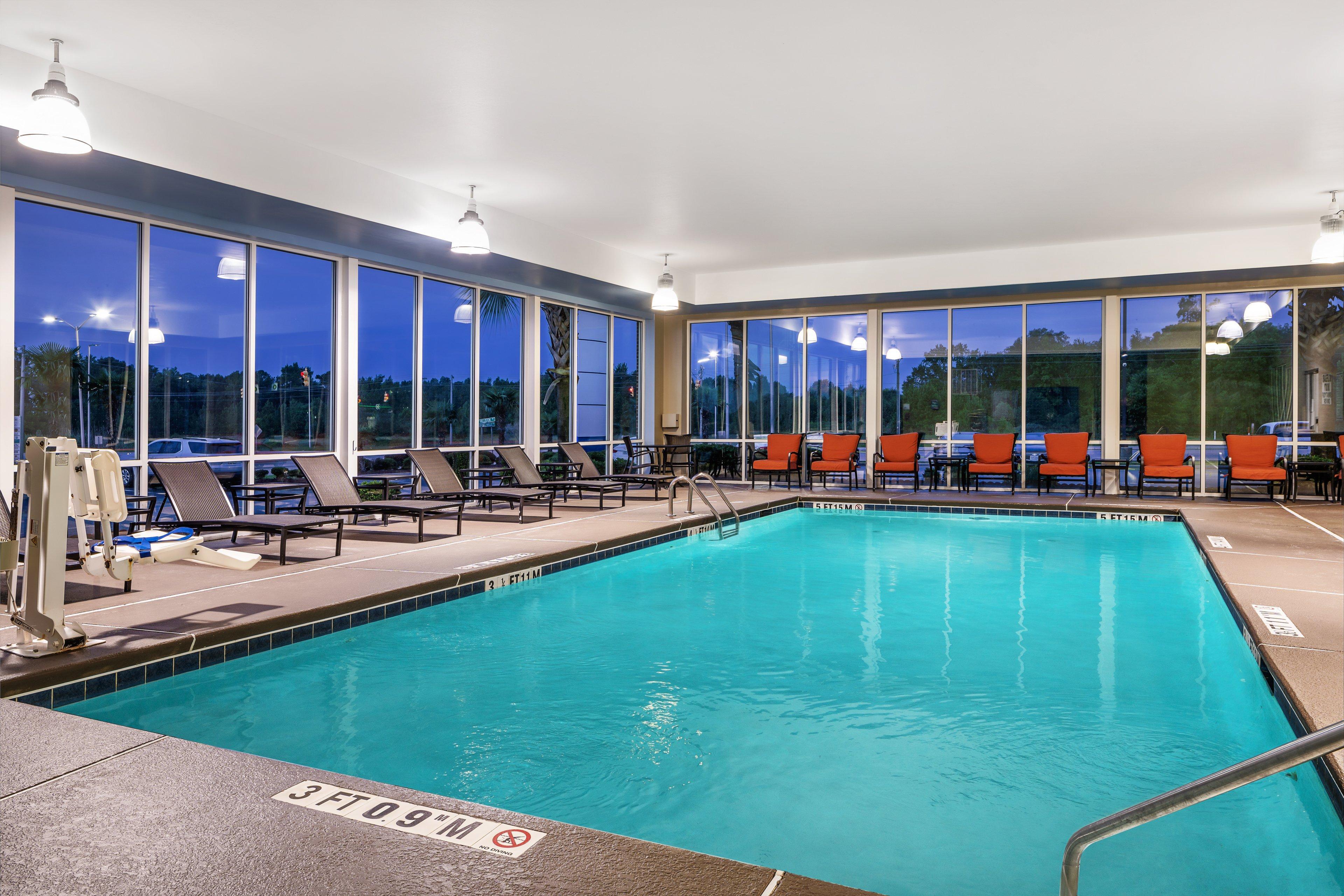 Holiday Inn Express & Suites Florence By Ihg Exterior foto