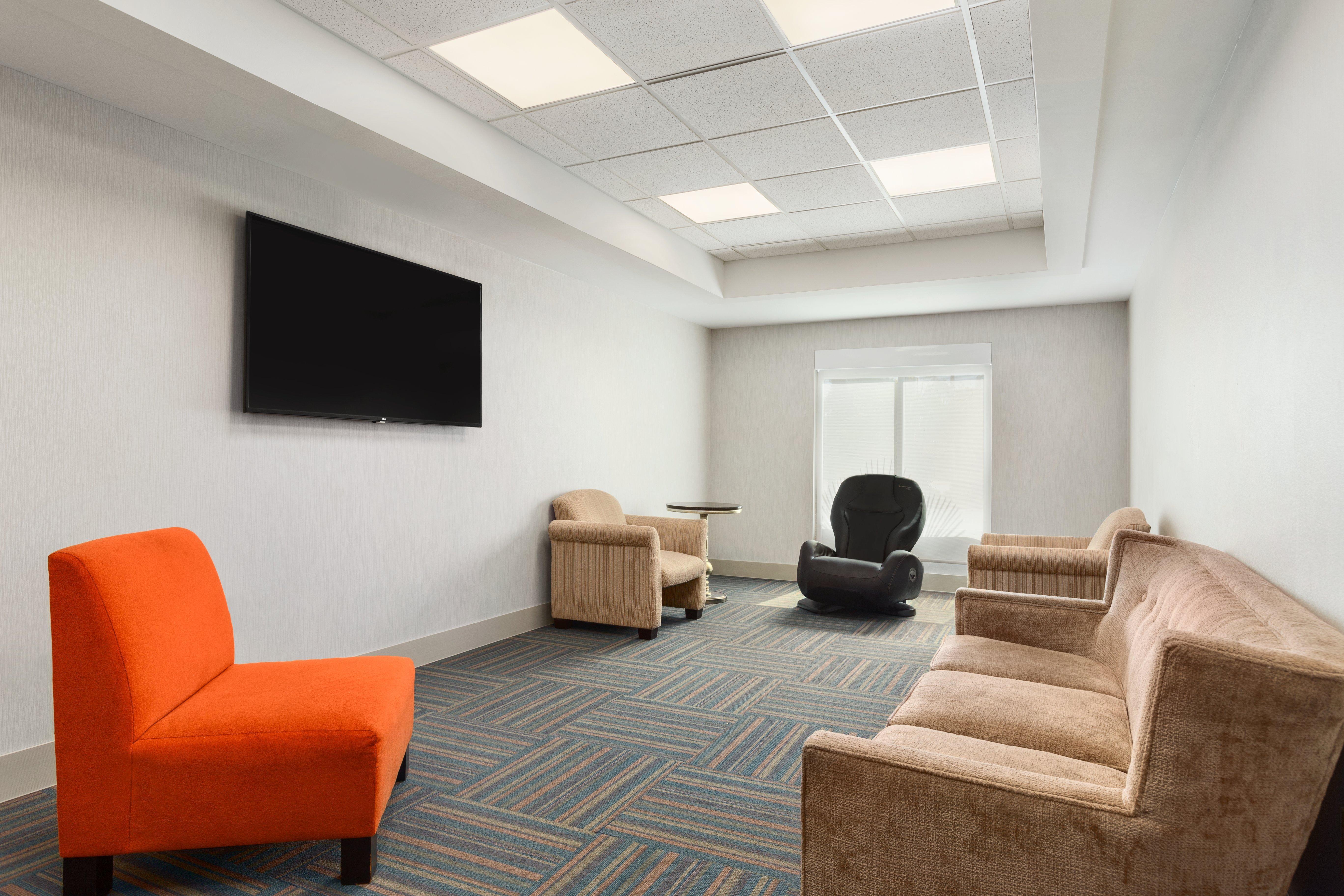 Holiday Inn Express & Suites Florence By Ihg Exterior foto