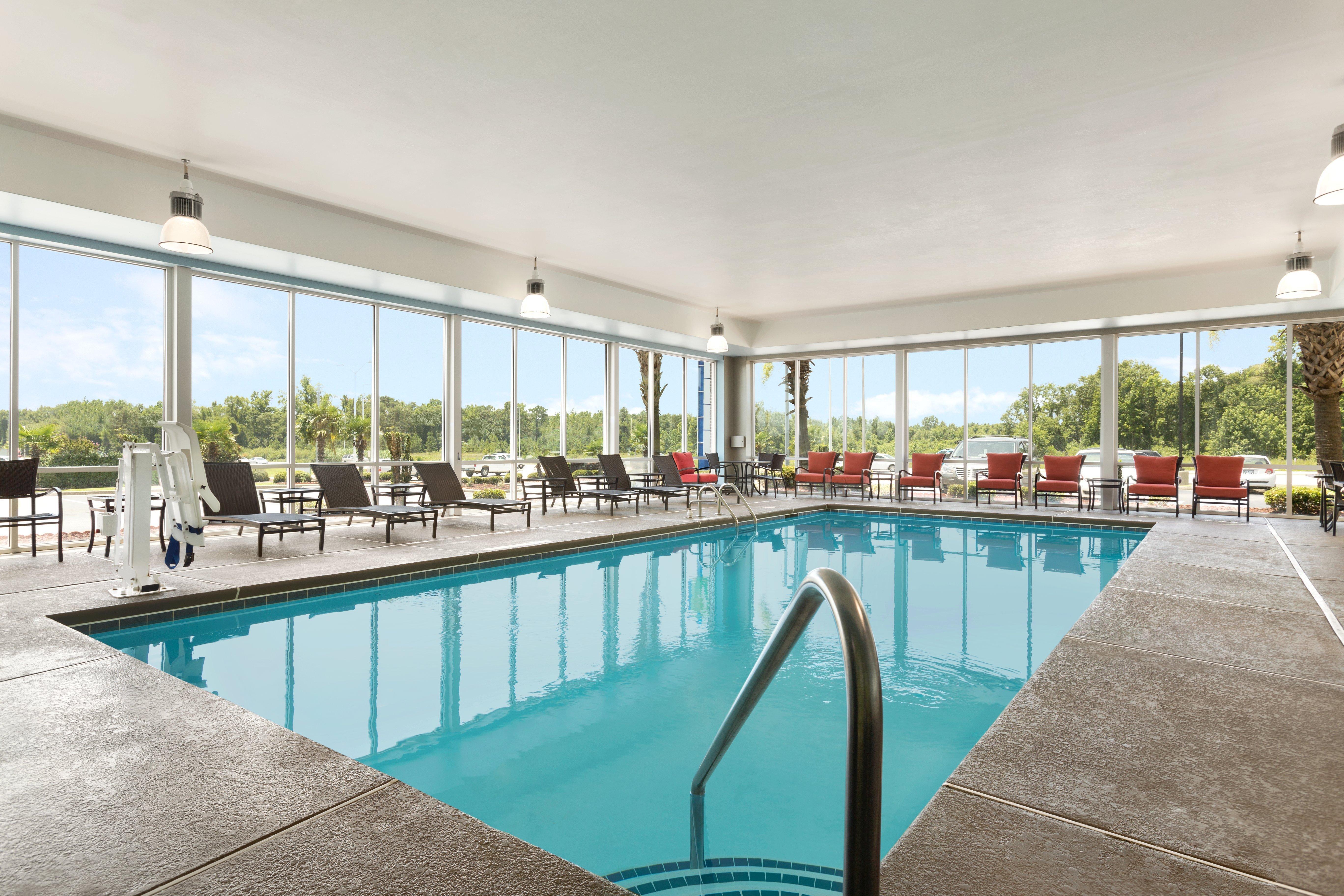 Holiday Inn Express & Suites Florence By Ihg Exterior foto