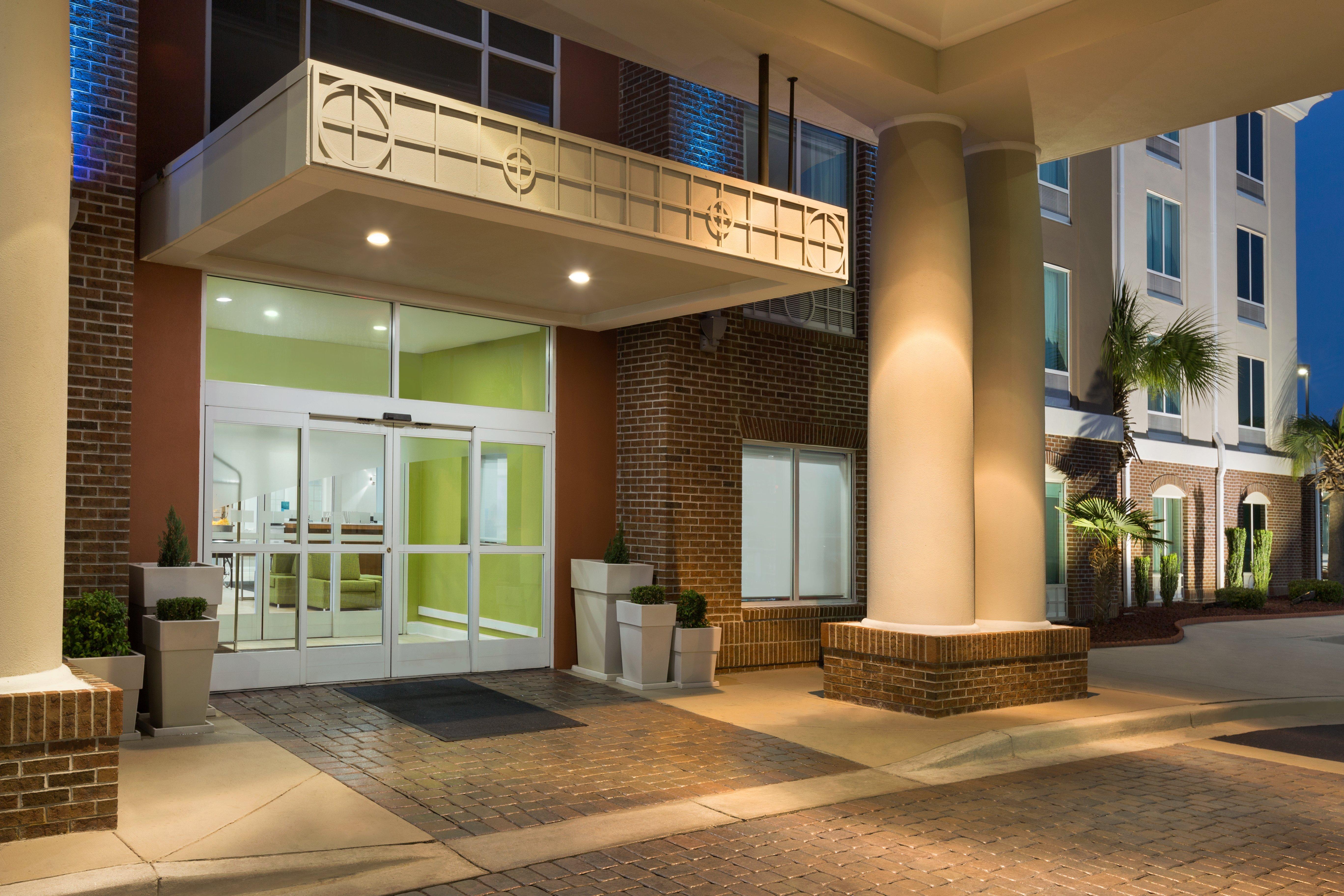 Holiday Inn Express & Suites Florence By Ihg Exterior foto