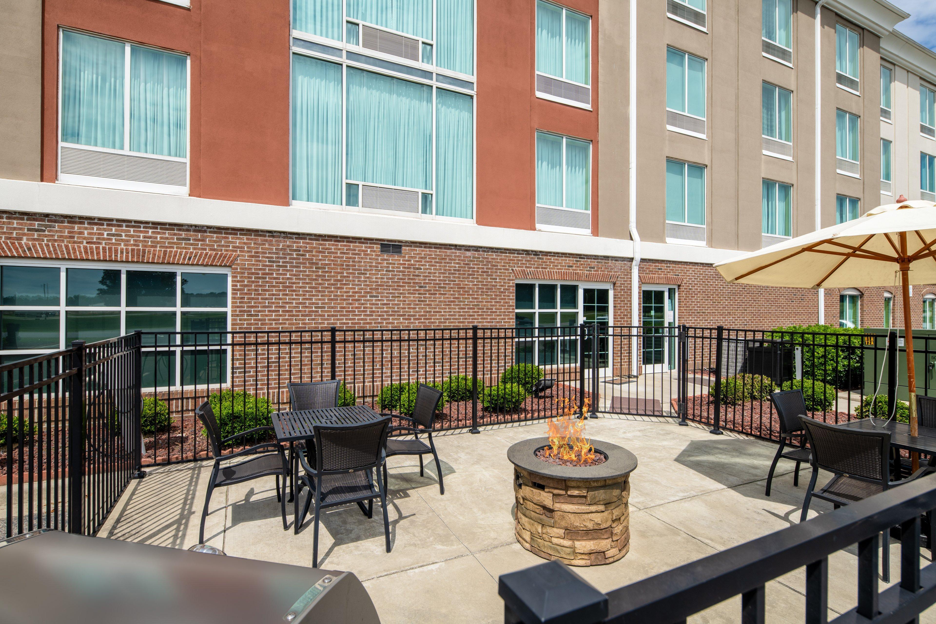 Holiday Inn Express & Suites Florence By Ihg Exterior foto